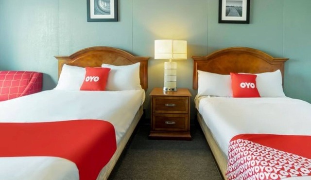 Relax + Refill at Budget-Friendly Spot Near Attractions – Pet Friendly