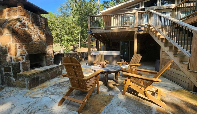 Relax & Recharge at The Nest – Lake Escape with Outdoor Fireplace & Hot Tub