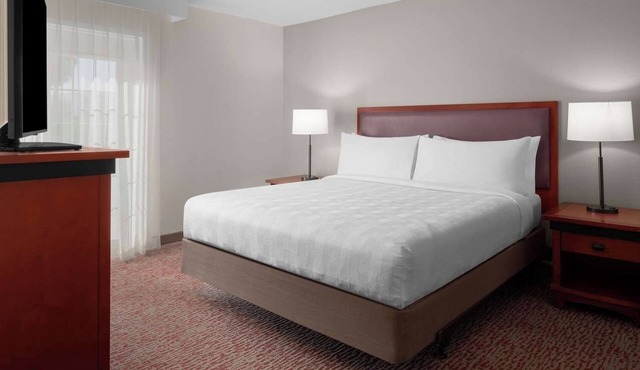 Relax & Recharge – Fully Equipped Suites with Full Kitchen, Near Silicon Valley!