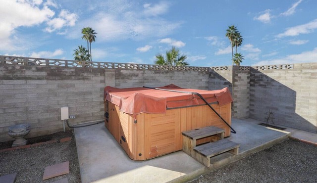 Relax & Recharge Retreat 4BR w/Hot Tub