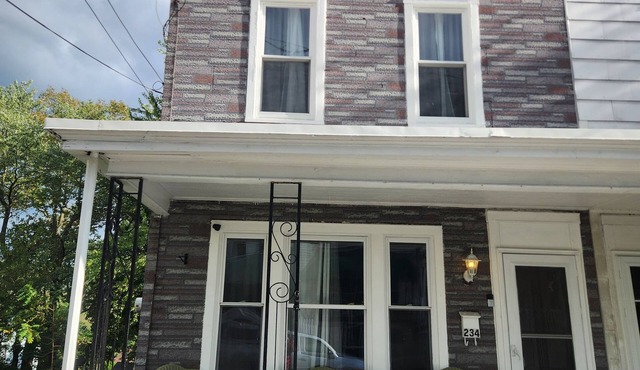 Relax & Recharge: Your Dream Stay in Port Carbon!