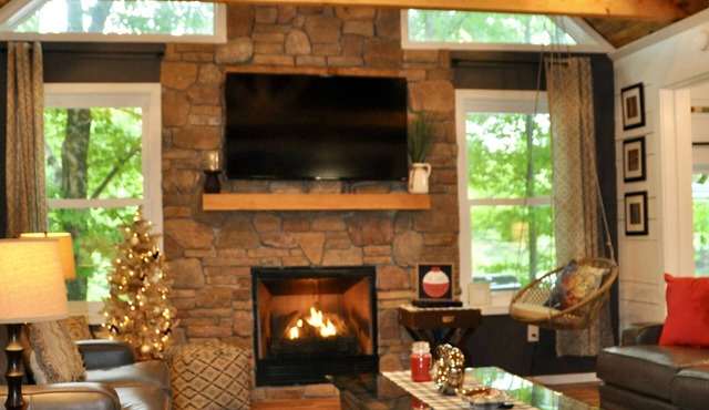 Relax Refresh & Reconnect Lakefront on Autumn Lake, 3min to Salmon River