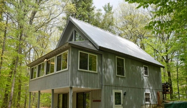 Relax, swim, kayak, ski, shop, bike and play! Come enjoy the valley.