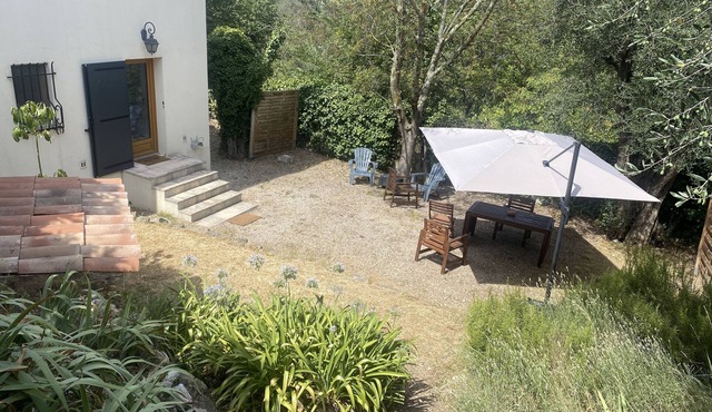 Relax to the sound of cicadas in this peaceful oasis surrounded by olive trees.