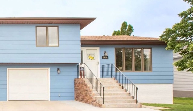 Relax, Unwind, and Stay at Centennial Getaway in McCook, NE