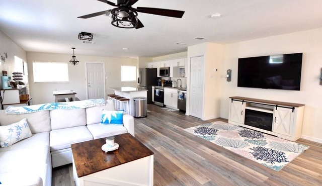 Relax & Unwind at NEWLY Remodeled Triple Palms on Hernando Beach