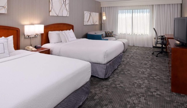 Relax & Unwind! Close to Charlotte-Douglas International Airport! W/ Indoor Pool