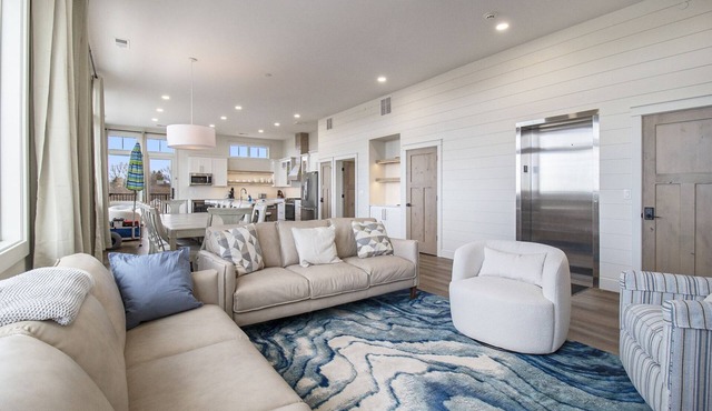 Relax & Unwind in a New Building with a New Heated Pool & Hot Tub, Sleep 13!