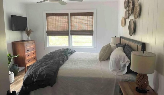 Relax, unwind in beautiful coastal cottage near exquisite Cape Hatteras Seashore