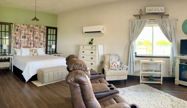 Relax with a view! Clean, cozy stay near MW & PK Lake