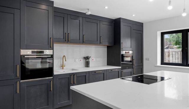 Relax with easy access to Cambridge. Electric car charging and parking available