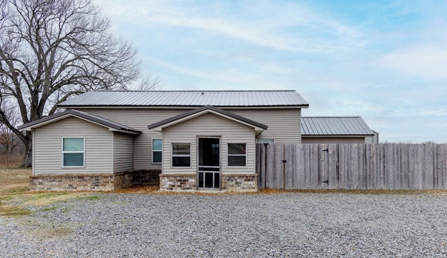 Relax with the whole family as you visit a small town in Arkansas.