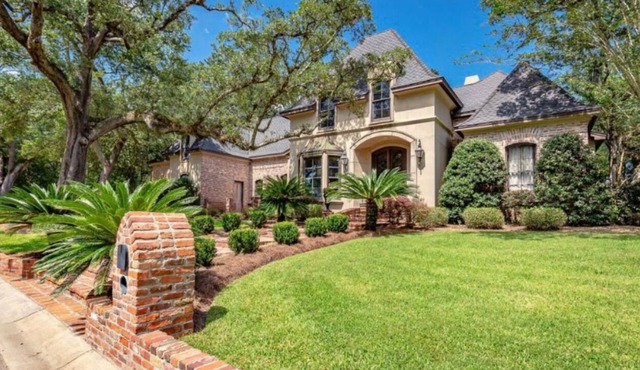 Relax with the whole family at this peaceful location with backyard oasis