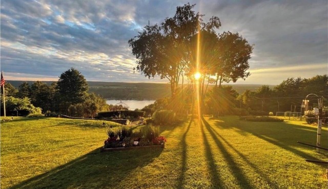 Relax with the whole family at this stunningly peaceful retreat!