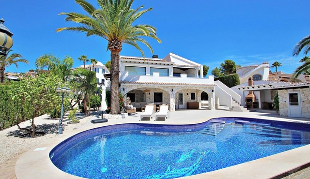 Relaxa - modern Villa with pri. pool & sea views in Benissa