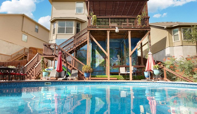 Relaxation & amazing views that will have you feeling like you’re in Paradise
