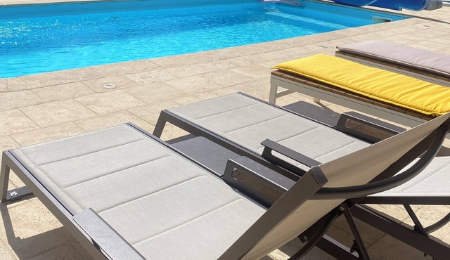 Relaxation in Villa with swimming pool, NICE 15 min away