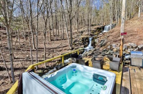 Relaxation Retreat Home with Hot Tub Gym & Sauna