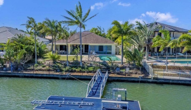 Relaxation & Space in a Canal Home