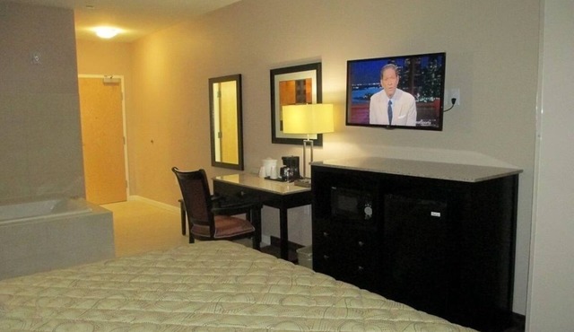 Relaxed Getaway, Close to Major Malls & Movie Theaters