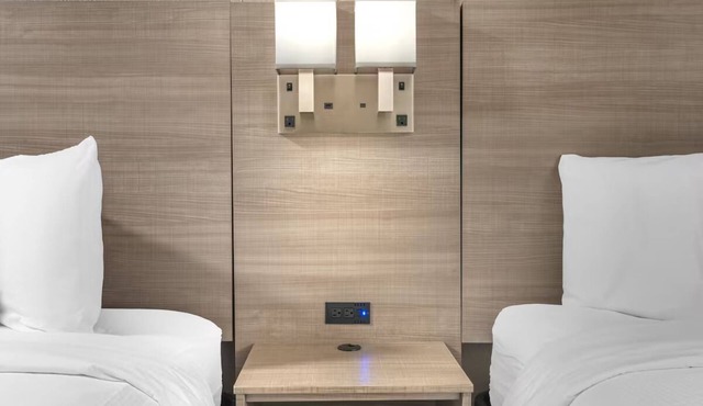 Relaxed at Modern Stay Near Children's Museum + Bon Secours Arena