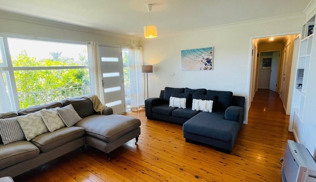 Relaxed Coastal Retreat