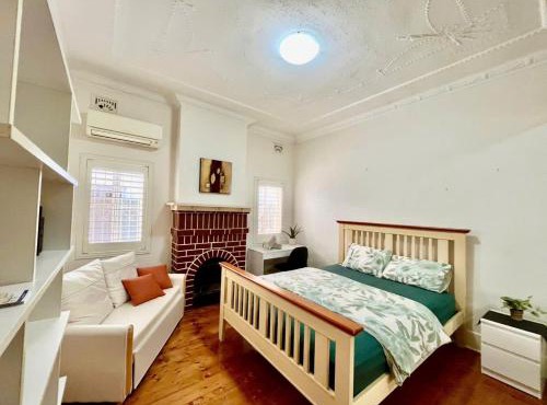 Relaxed Cosy Beach Room Close to Airport