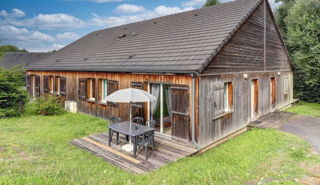 Relaxed family home in Égletons