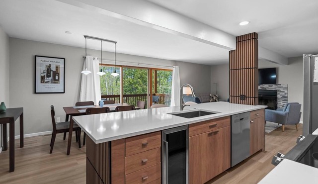 Relaxed Lakeside Living Near Petoskey