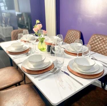 Relaxed Leigh-on-Sea Escape, Family-Friendly & Contractor Stays