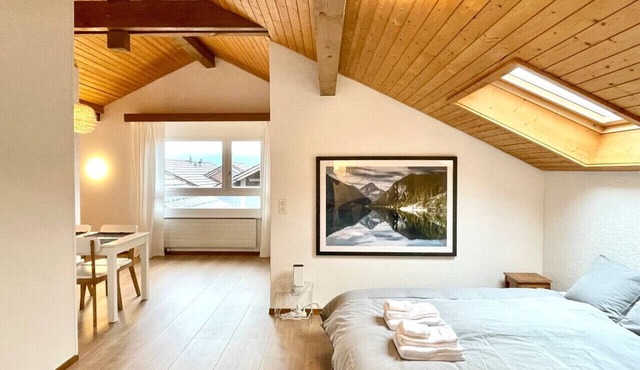 Relaxed Loft Stay Between Lake & Mountains