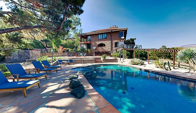 Relaxed Luxury Estate