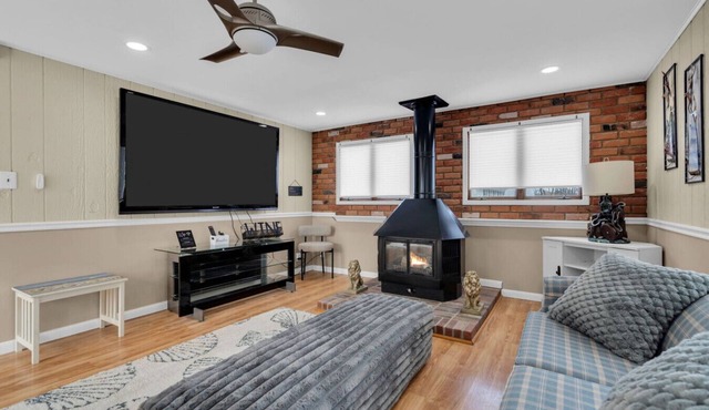 Relaxed Ocean Gate Shore Getaway | 3BR + Sofa Bed, Fireplace & Parking