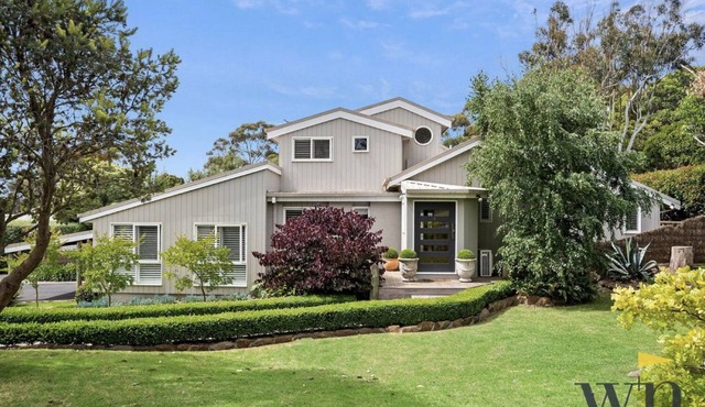 Relaxed Retreat - hot plunge pool, wood fire, pet friendly, 4pm Sun checkout.