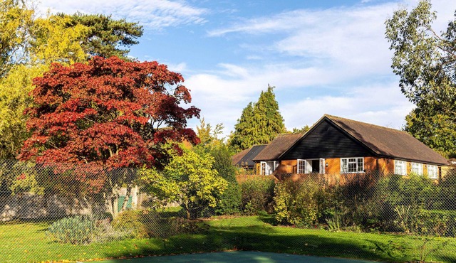 Relaxed Rosemary Cottage Stay with Gardens, Tennis & Family Fun