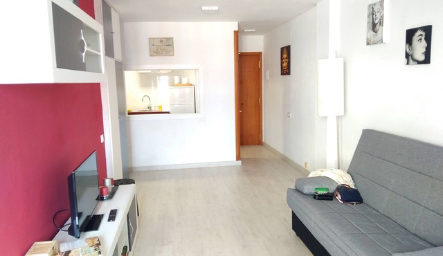 Relaxed vacation in a residential area 200 meters from the beach! With pool!