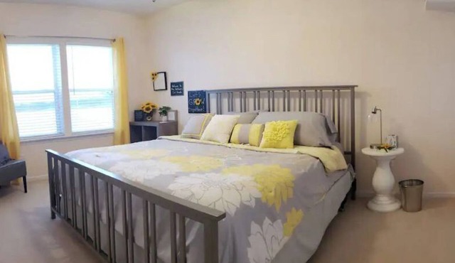 Relaxing 2 Bdrm Guest Suite w/Kit. & Pvt. Entry