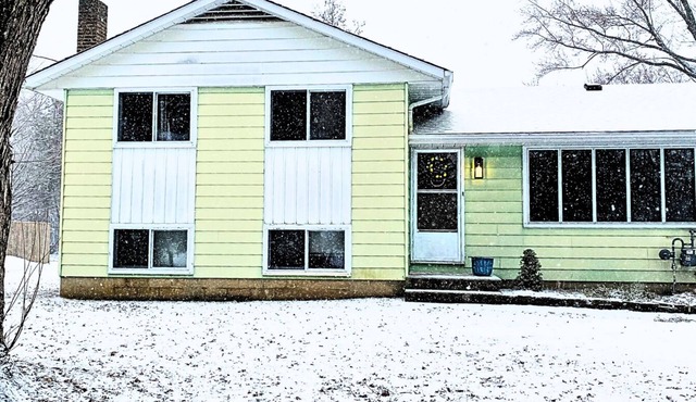 Relaxing 2-Bed Country Home | Bruce Trail & Falls