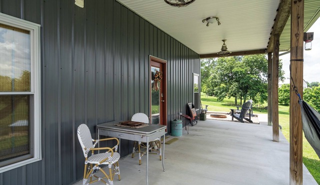 Relaxing 2-Bedroom Apartment in Converted Barn on Private 3 Acre Lot