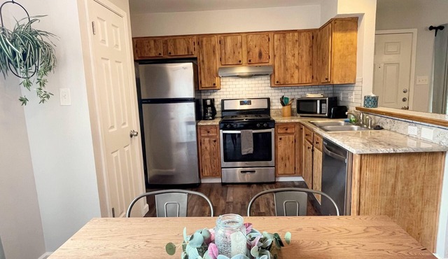 Relaxing 2 Bedroom North Austin Get Away