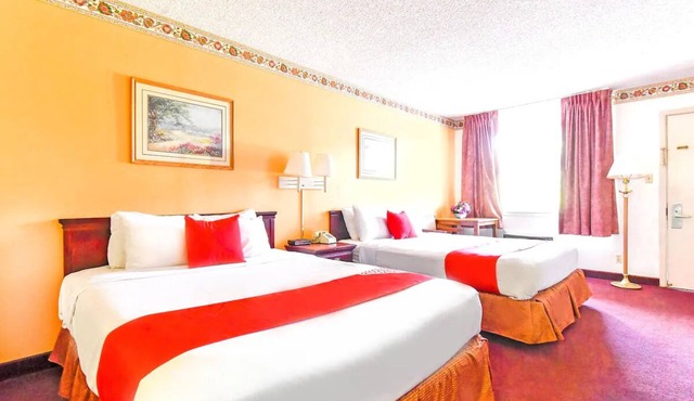 Relaxing 2 Double Rooms with Massage Option at Low Rates