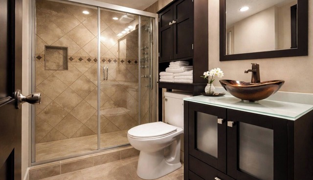 Relaxing 2BR Home Massage Shower Near Lake
