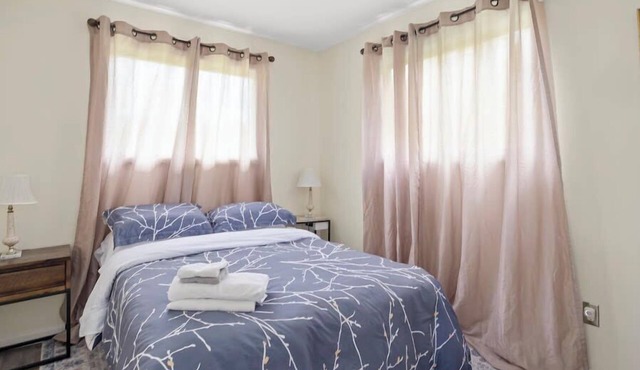 Relaxing 2BR Lakehouse by CozySuites