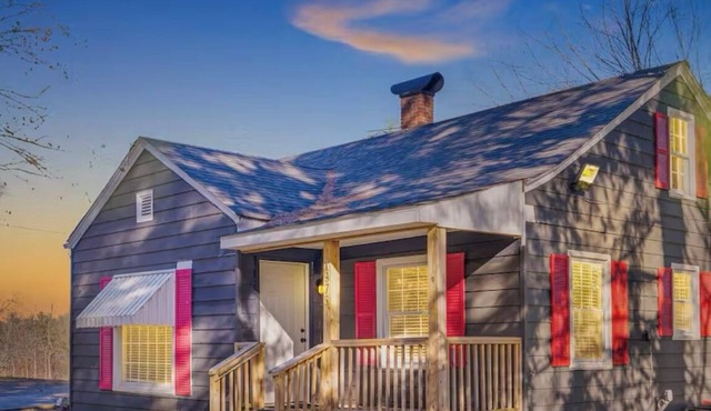 Relaxing 3/2 House Family Friendly & Pet Friendly with huge picnic pavilion