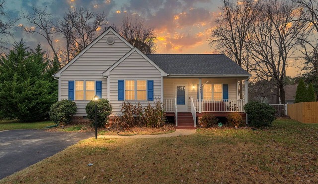 Relaxing 3-Bed House with Deck & Yard in Glen Allen