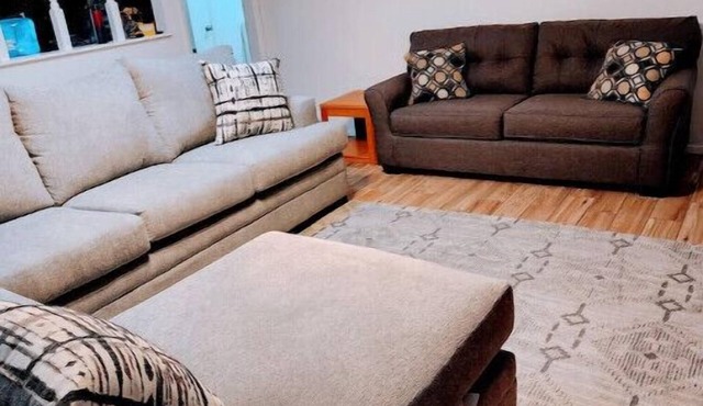 Relaxing 3 bedroom 2 bath, Home Away From Homen