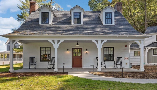 Relaxing 3 bedroom/2 Bath - Lake View - Great for Families/Golf/Corporate