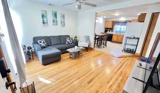 Relaxing 3-bedroom apartment with WiFi, AC in Crosslanes.