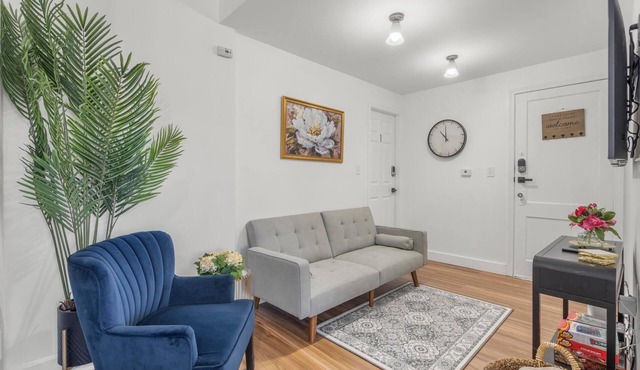 Relaxing 3-bedroom apartment in New Haven