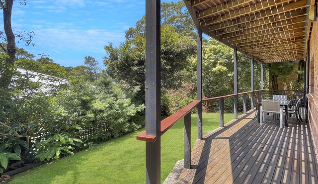 Relaxing 3-Bedroom Retreat with Outdoor Seating